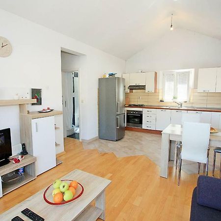 Apartmani Nila Pucisca Kültér fotó