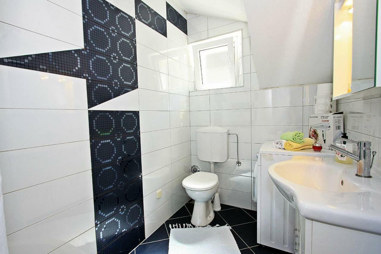 Apartmani Nila Pucisca Kültér fotó