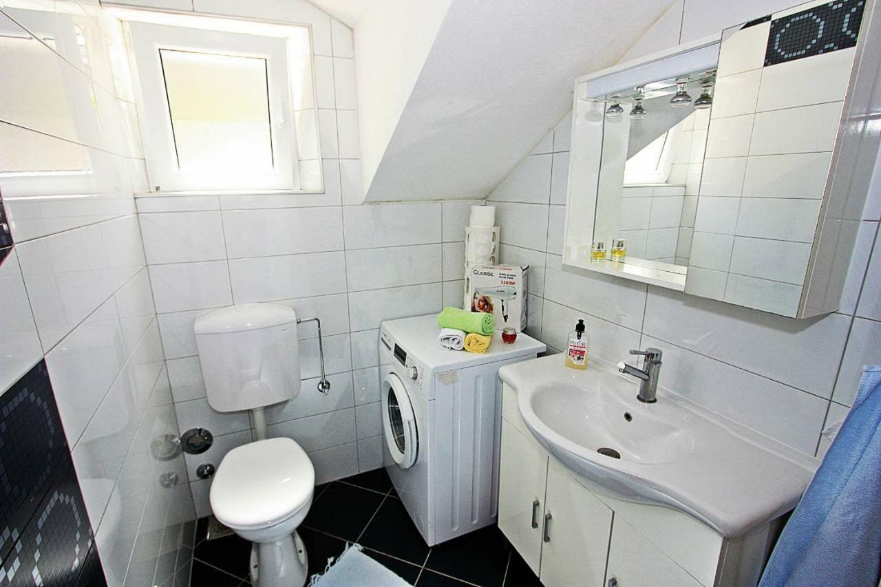 Apartmani Nila Pucisca Kültér fotó