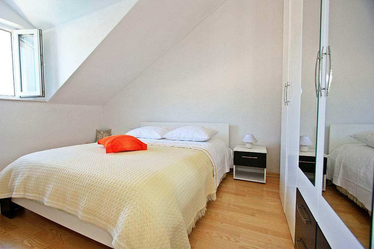 Apartmani Nila Pucisca Kültér fotó