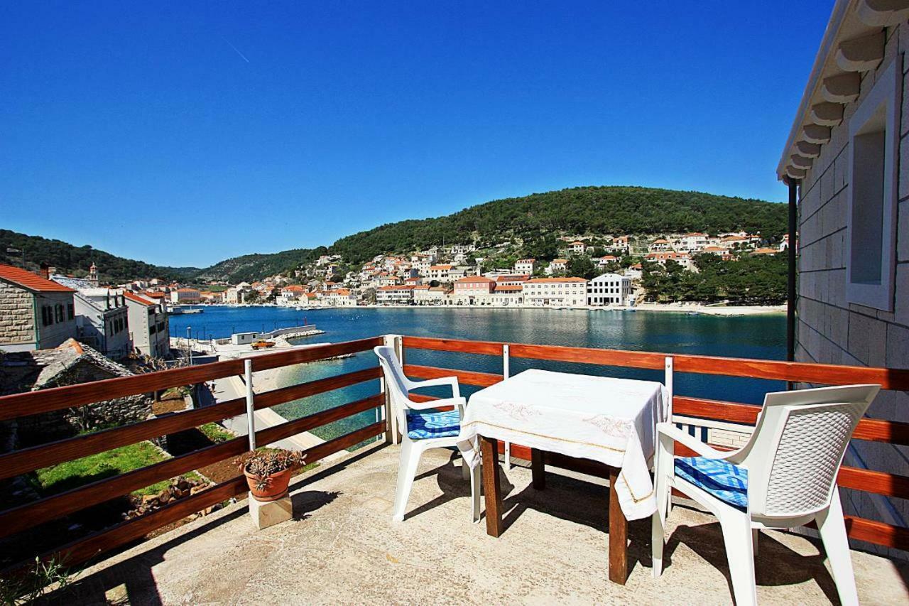 Apartmani Nila Pucisca Kültér fotó