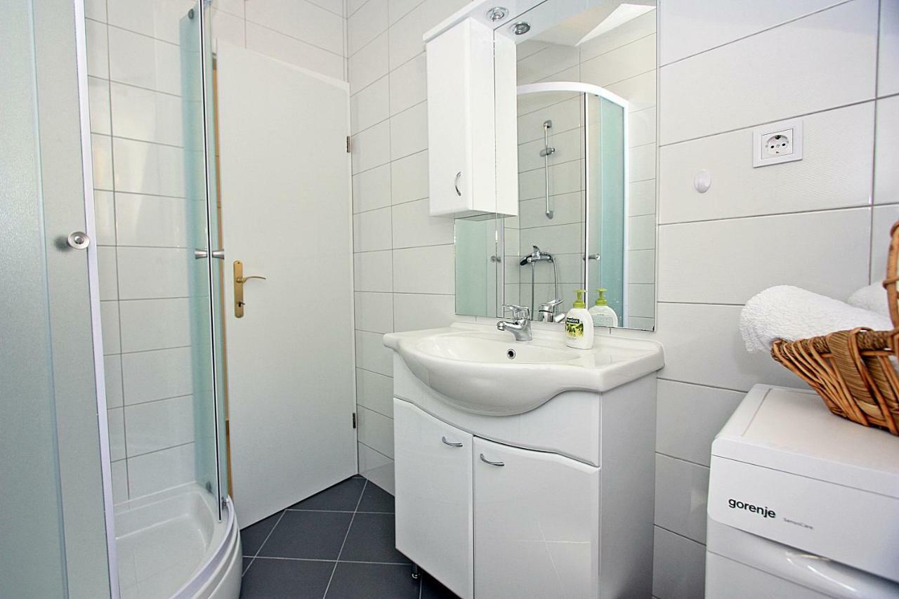Apartmani Nila Pucisca Kültér fotó